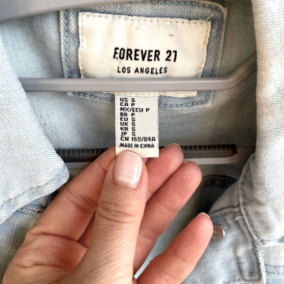 Forever 21 cropped denim jacket size S - Picture 4 of 8
